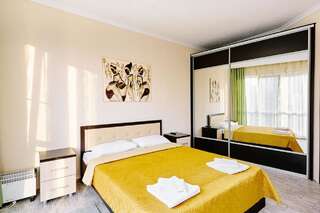 Отель Гостиница Солнце Абхазии Пицунда Номер-студио Делюкс с кроватью размера "king-size"-6